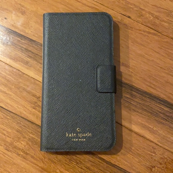 Phone case - Picture 1 of 4